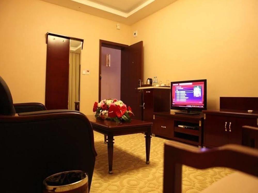 Landmark Hotel Кунмин Екстериор снимка