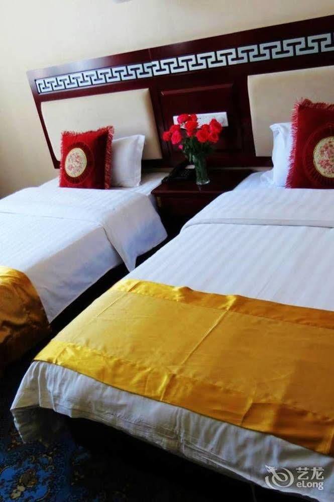 Landmark Hotel Кунмин Екстериор снимка
