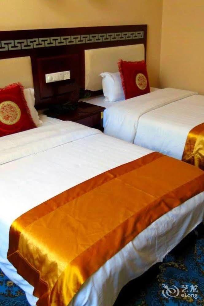 Landmark Hotel Кунмин Екстериор снимка