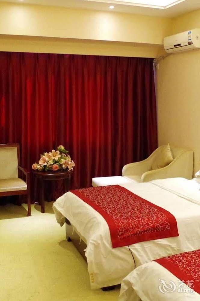 Landmark Hotel Кунмин Екстериор снимка