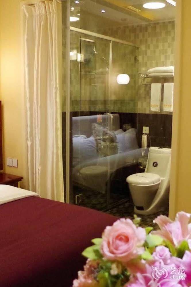 Landmark Hotel Кунмин Екстериор снимка
